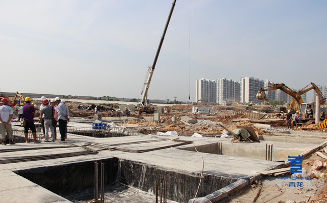 青龍防水卷材施工現(xiàn)場(chǎng) 防水材料