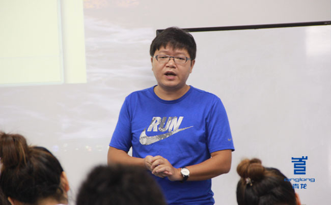 營銷總監(jiān)賀總作述職總結(jié)和指導(dǎo)性建議 防水材料