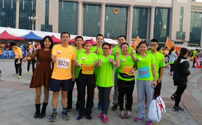 董事長(zhǎng)帶領(lǐng)大家馬拉松長(zhǎng)跑 防水