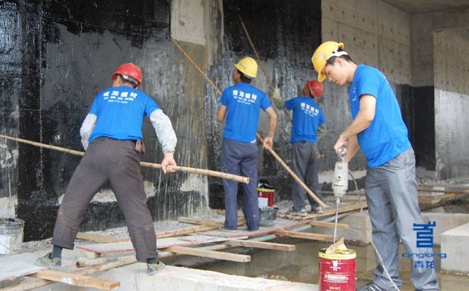 青龍911聚氨酯防水涂料施工現(xiàn)場(chǎng) 涂料廠家