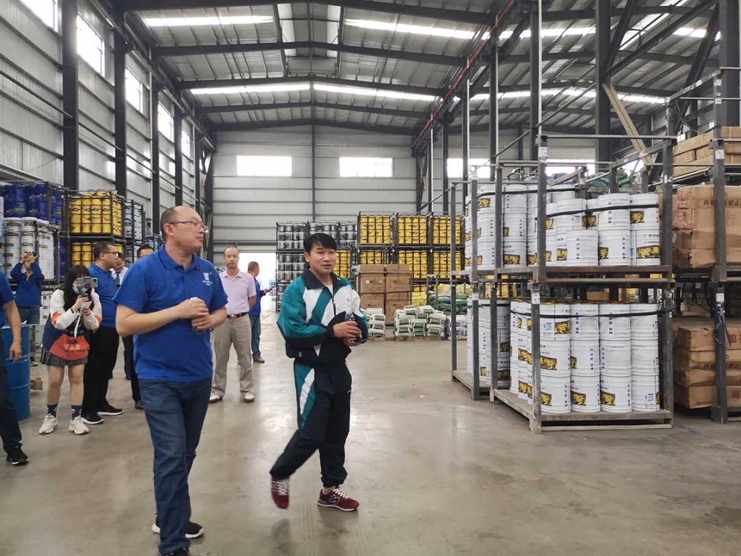 奧運(yùn)冠軍參觀青龍南寧基地 防水補(bǔ)漏